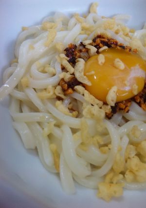 桃屋の辛くないラー油でぶっかけうどん-レシピのメイン写真