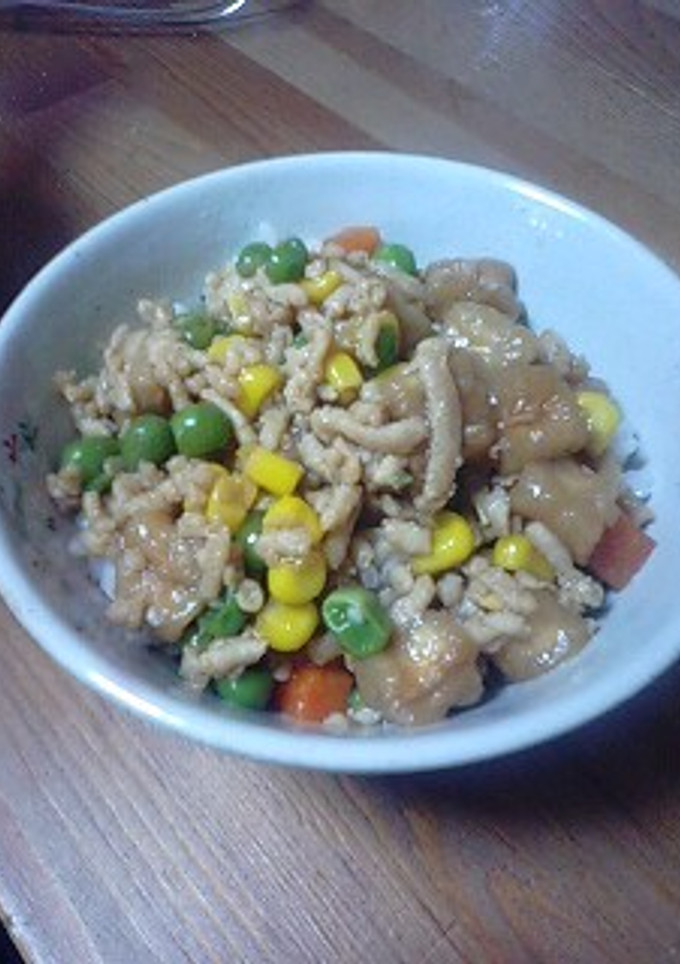 鶏挽き肉のすき焼き風丼-レシピのメイン写真