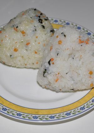 永谷園お茶漬けの素☆おにぎり-レシピのメイン写真