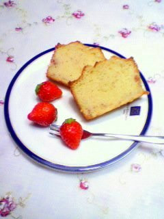 いちごみるくパウンドケーキ:)-レシピのメイン写真