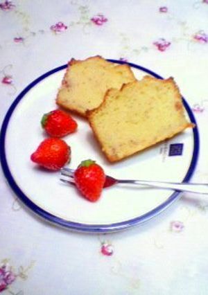 いちごみるくパウンドケーキ:)-レシピのメイン写真