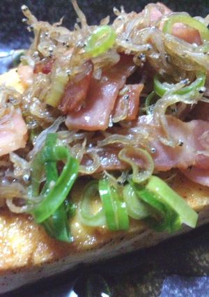 豆腐ステーキ☆ジャコベーコンソース-レシピのメイン写真