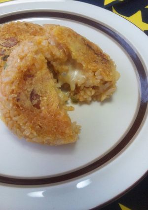 Wチーズ焼きおにぎり♡チキンライスver-レシピのメイン写真
