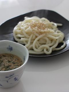 ゴマ納豆つけうどん♪-レシピのメイン写真