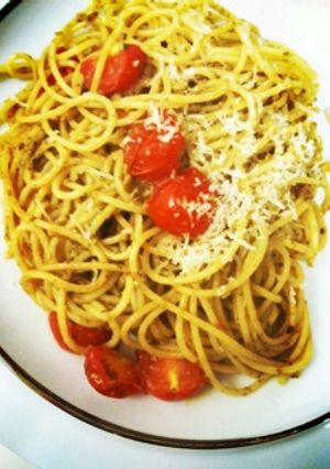 手抜きジェノベパスタwithトマト　-レシピのメイン写真