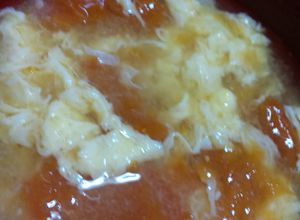 まさかのハマる味♪トマトと溶き卵の味噌汁-レシピのメイン写真