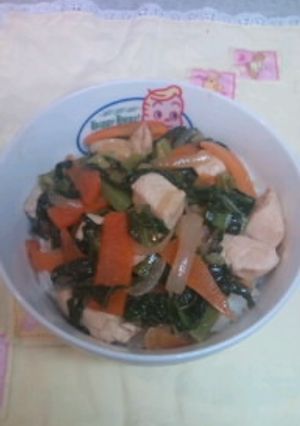 鶏肉と小松菜のマヨ・バタ・醤油丼-レシピのメイン写真