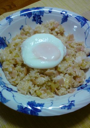 簡単！目玉焼き乗せにんにくチャーハン-レシピのメイン写真