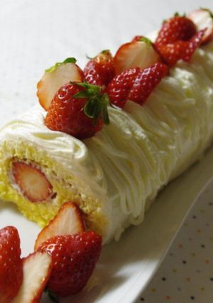 いちごた～っぷりロールケーキ-レシピのメイン写真