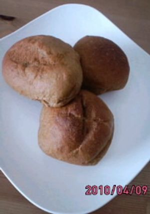 全粒粉&コーンミールのふわふわ黒糖パン-レシピのメイン写真