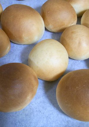 ﾎｰﾑﾍﾞｰｶﾘｰで★まんまる卵パン-レシピのメイン写真