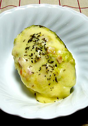 簡単！混ぜて焼くだけアボカドグラタン♪-レシピのメイン写真