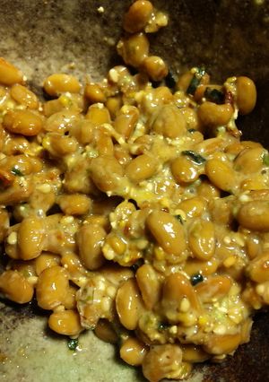 納豆にふりかけ入れちゃって〜♪-レシピのメイン写真