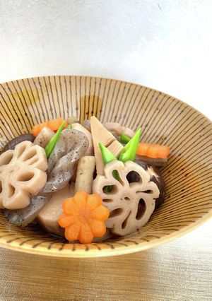 (おせち)おばあちゃんの味…お煮しめ-レシピのメイン写真