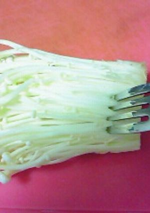 即効パラパラ♪　えのきの軸の ほぐし方-レシピのメイン写真