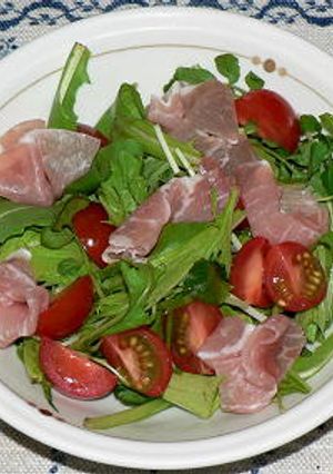 生ハムと葉っぱのイタリアンサラダ-レシピのメイン写真