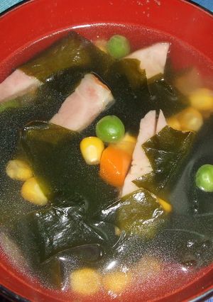 ワカメいっぱいコンソメスープ-レシピのメイン写真