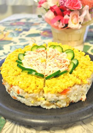 華やかに♪クリームチーズのお寿司ケーキ-レシピのメイン写真