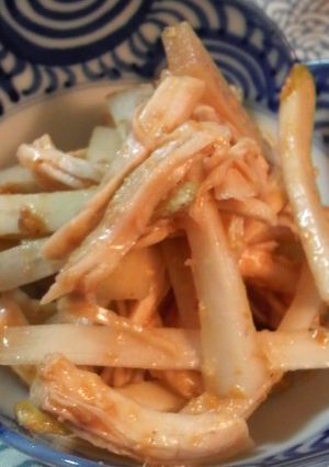 ウドと鶏の胡麻味噌和え-レシピのメイン写真