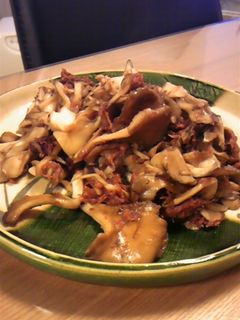 簡単すぎ☆まいたけとコンビーフの炒め物-レシピのメイン写真