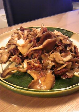 簡単すぎ☆まいたけとコンビーフの炒め物-レシピのメイン写真