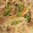 簡単!肉と野菜たっぷり焼きビーフン♪!