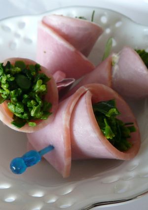 お弁当に！花束みたいな菜の花のハム巻き-レシピのメイン写真