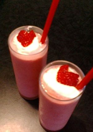 いちごとヨーグルトのラブラブスムージー♪-レシピのメイン写真