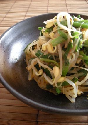 ラー油で辛ウマ☆豆もやしとニラのごまあえ-レシピのメイン写真