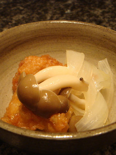 玉ねぎとぶなしめじと練りもののささっと煮-レシピのメイン写真