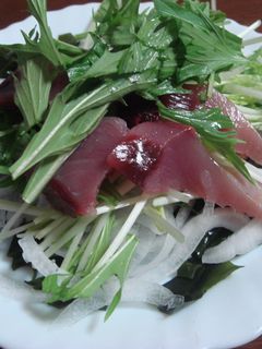 ☆春の鰹サラダ☆新玉ねぎ・ワカメとともに-レシピのメイン写真