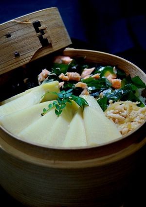 筍と鶏と鮭ワカメde✿若竹わっぱめし✿-レシピのメイン写真
