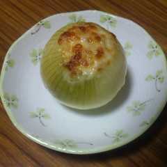 รูปของ 玉ねぎ丸ごとチーズ焼き