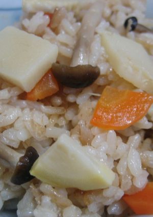 混ぜて炊くだけ!春のタケノコ混ぜご飯☆-レシピのメイン写真