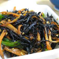 รูปของ お弁当に！ひじきと色どり野菜のきんぴら♪
