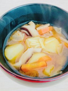 生姜と根菜のポカポカ味噌汁 ヴィーガン-レシピのメイン写真