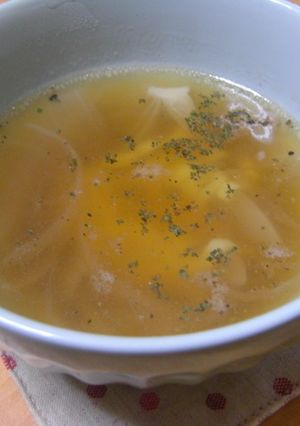 旬の新玉ねぎで☆チーズ入りオニオンスープ-レシピのメイン写真