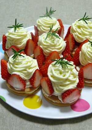 クリームチーズの苺モンブラン-レシピのメイン写真