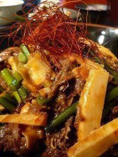 牛肉とたけのことにんにくの芽のピリ辛炒め-レシピのメイン写真