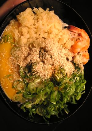 ラー油と胡麻と揚げ玉の釜玉うどん-レシピのメイン写真