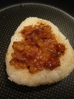 フライパンで☆梅おかか焼きおにぎり❤❤-レシピのメイン写真