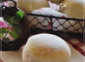 ふあふあ♡ 苺のクリームチーズパン♡-レシピのメイン写真