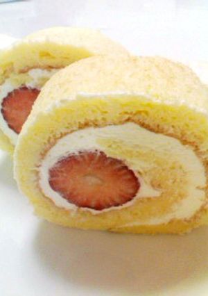 丸ごと苺入り◎しっとり米粉のロールケーキ-レシピのメイン写真