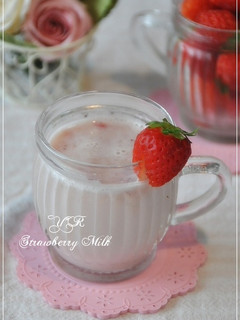 苺ジャムを作ったあとのお鍋で♡苺ミルク-レシピのメイン写真