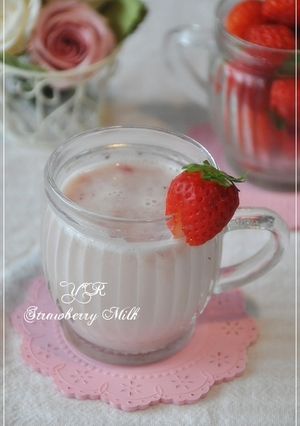 苺ジャムを作ったあとのお鍋で♡苺ミルク-レシピのメイン写真