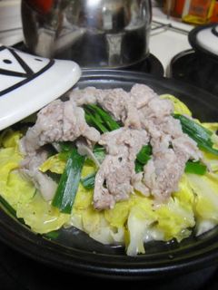 タジン鍋でキャベツと野菜の豚肉蒸し-レシピのメイン写真