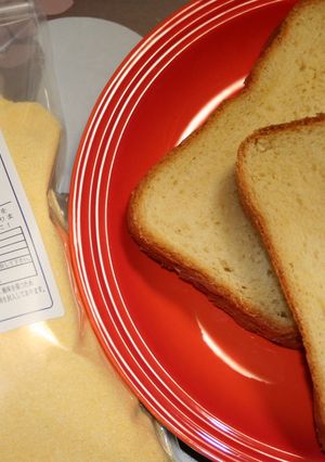 コーンミールdeもちもち食パン☆HB使用-レシピのメイン写真