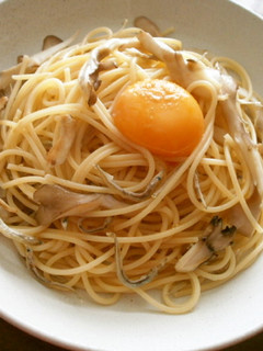 ✪舞茸&ちりめんじゃこの月見パスタ✪-レシピのメイン写真