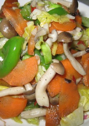 ピリっと辛いニンジン主役で野菜炒め-レシピのメイン写真