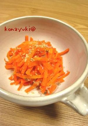 お弁当おかず：人参とじゃこのレンジ蒸し-レシピのメイン写真